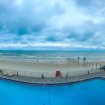 Aparthotel Direct Oceanfront Coastal Bliss